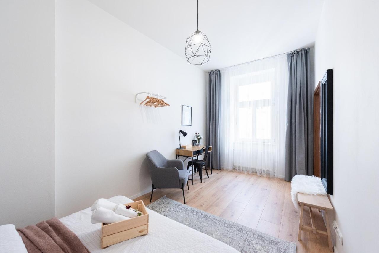 10 Min City Centre 5 People Apartment, Free Coffee Prága Kültér fotó