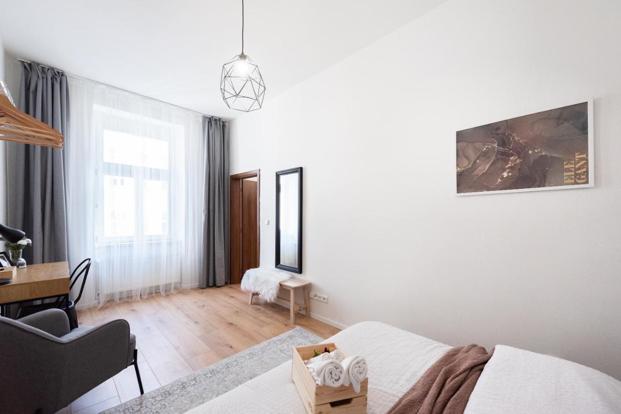 10 Min City Centre 5 People Apartment, Free Coffee Prága Kültér fotó